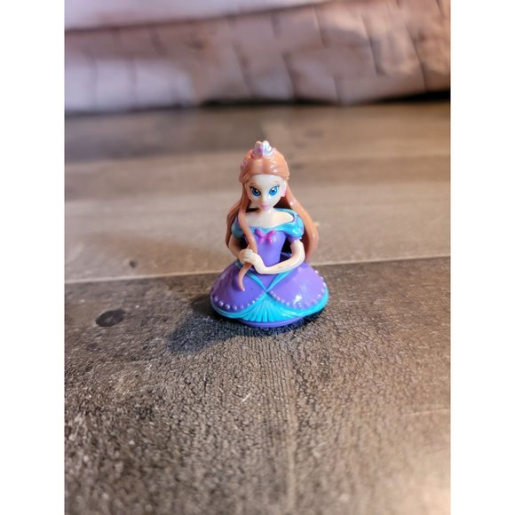 Princess girl queen doll toy figure - Picture 5 of 6